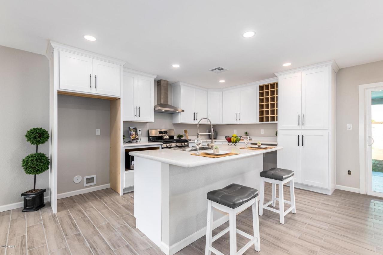 12601 N Columbine Dr., Phoenix, AZ 85029