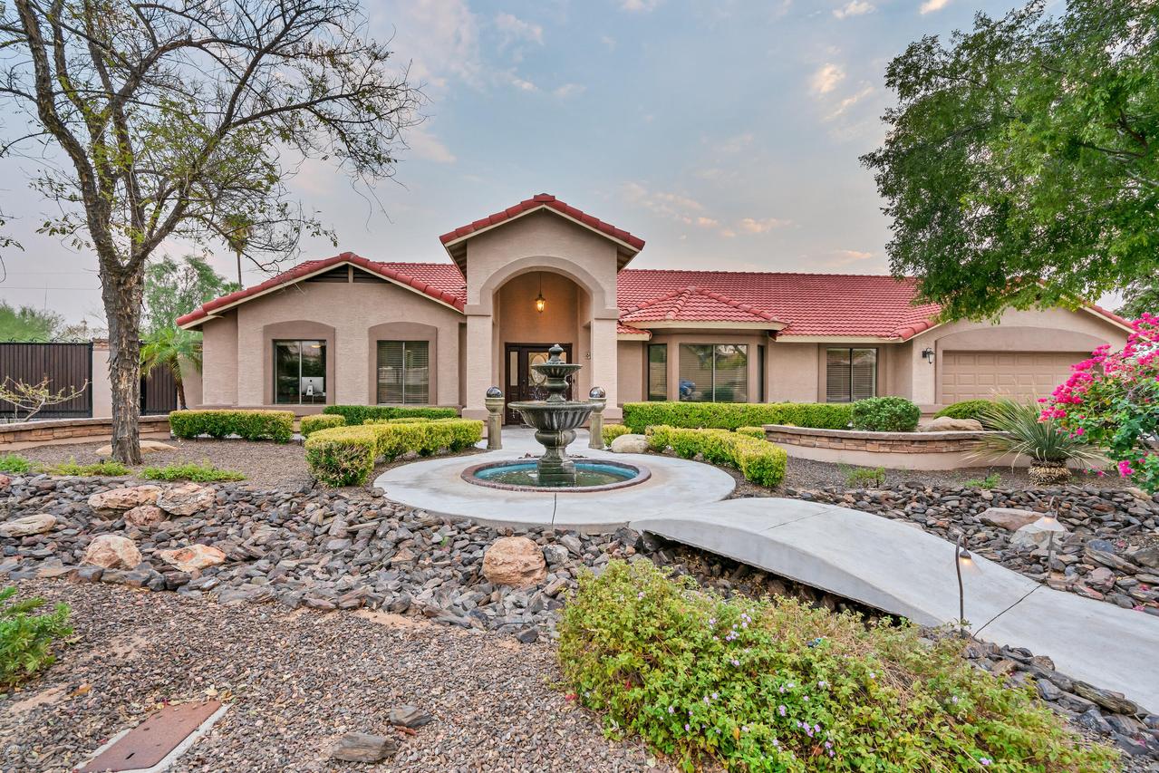 6913 E Mallory St., Mesa, AZ 85207