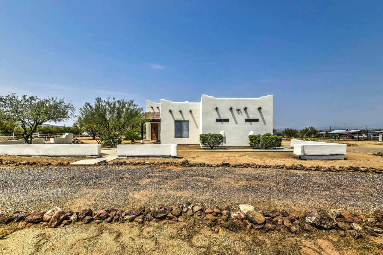 44010 N 19th St., New River, AZ 85087