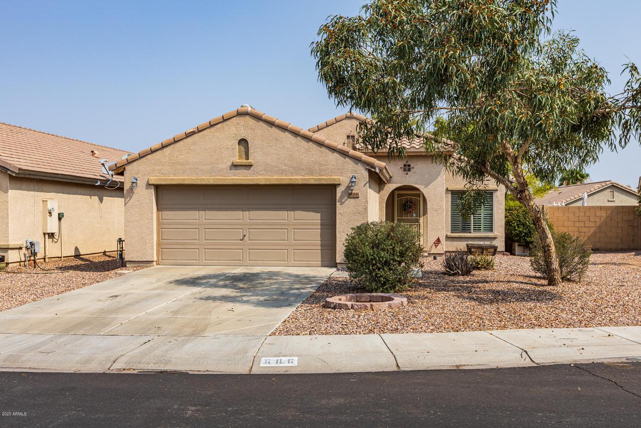 886 W Desert Hills Dr., San Tan Valley, AZ 85143