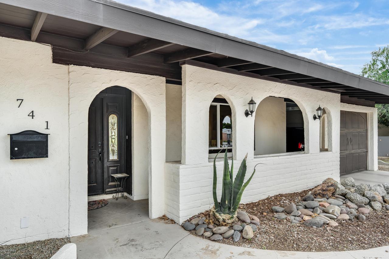 741 S Edgewater Dr., Mesa, AZ 85208