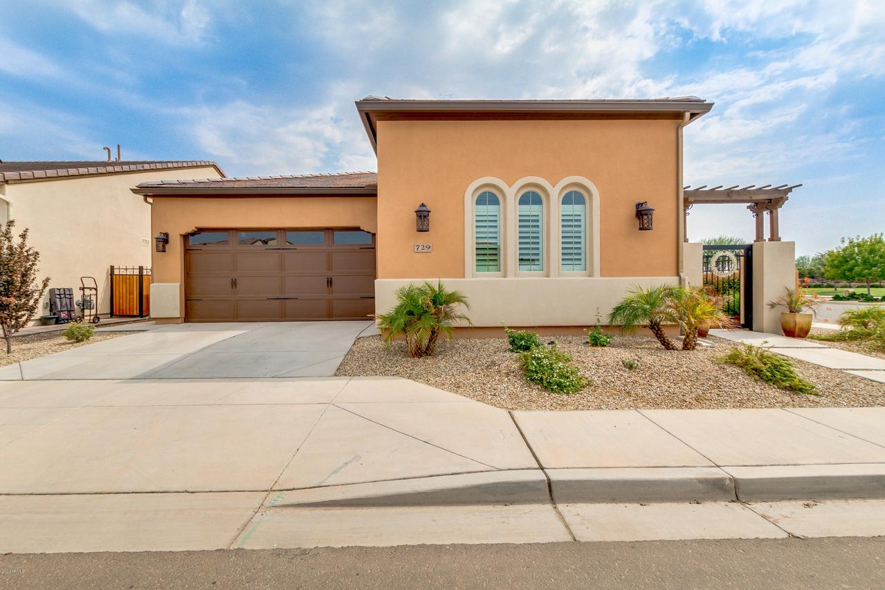729 E Garden Basket Dr., San Tan Valley, AZ 85140