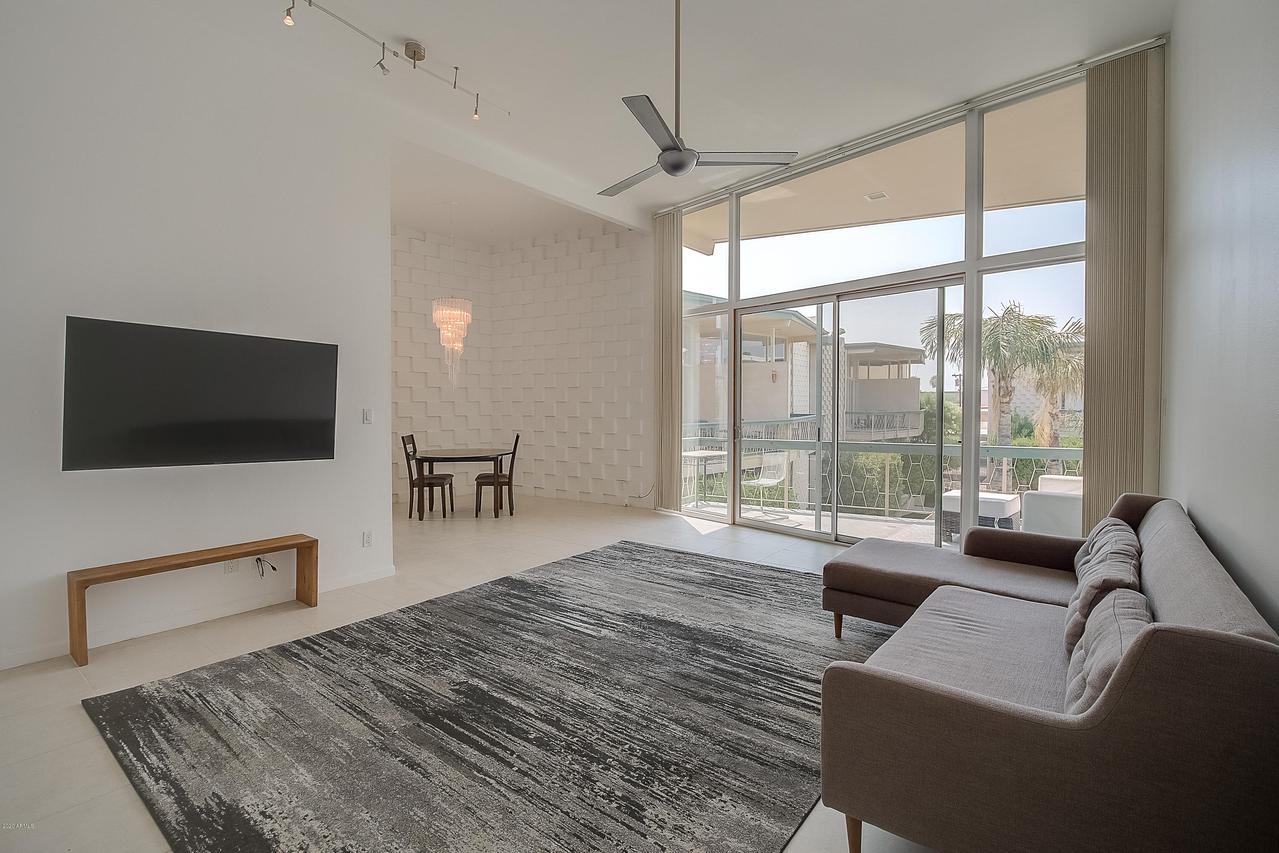 334 W Medlock Dr. #D204, Phoenix, AZ 85013