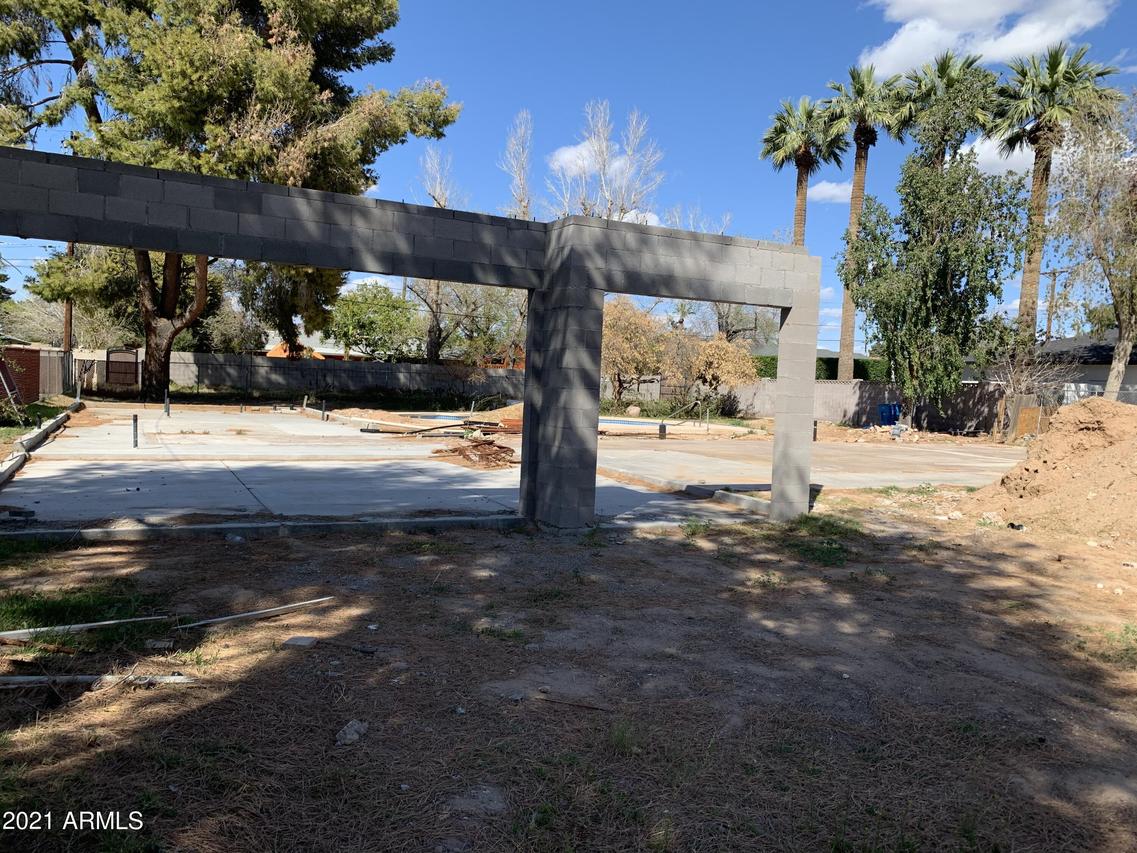 2822 E Campbell Ave., Phoenix, AZ 85016