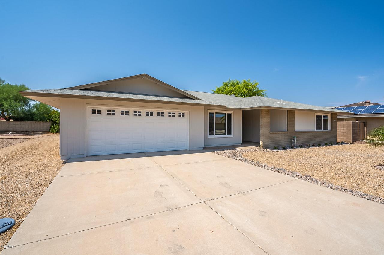 17012 N 97th Dr., Sun City, AZ 85373