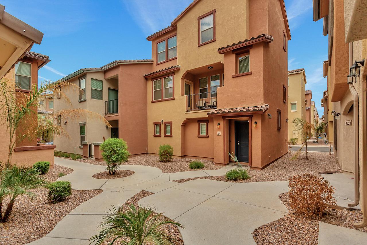 2027 N 77th Dr., Phoenix, AZ 85035