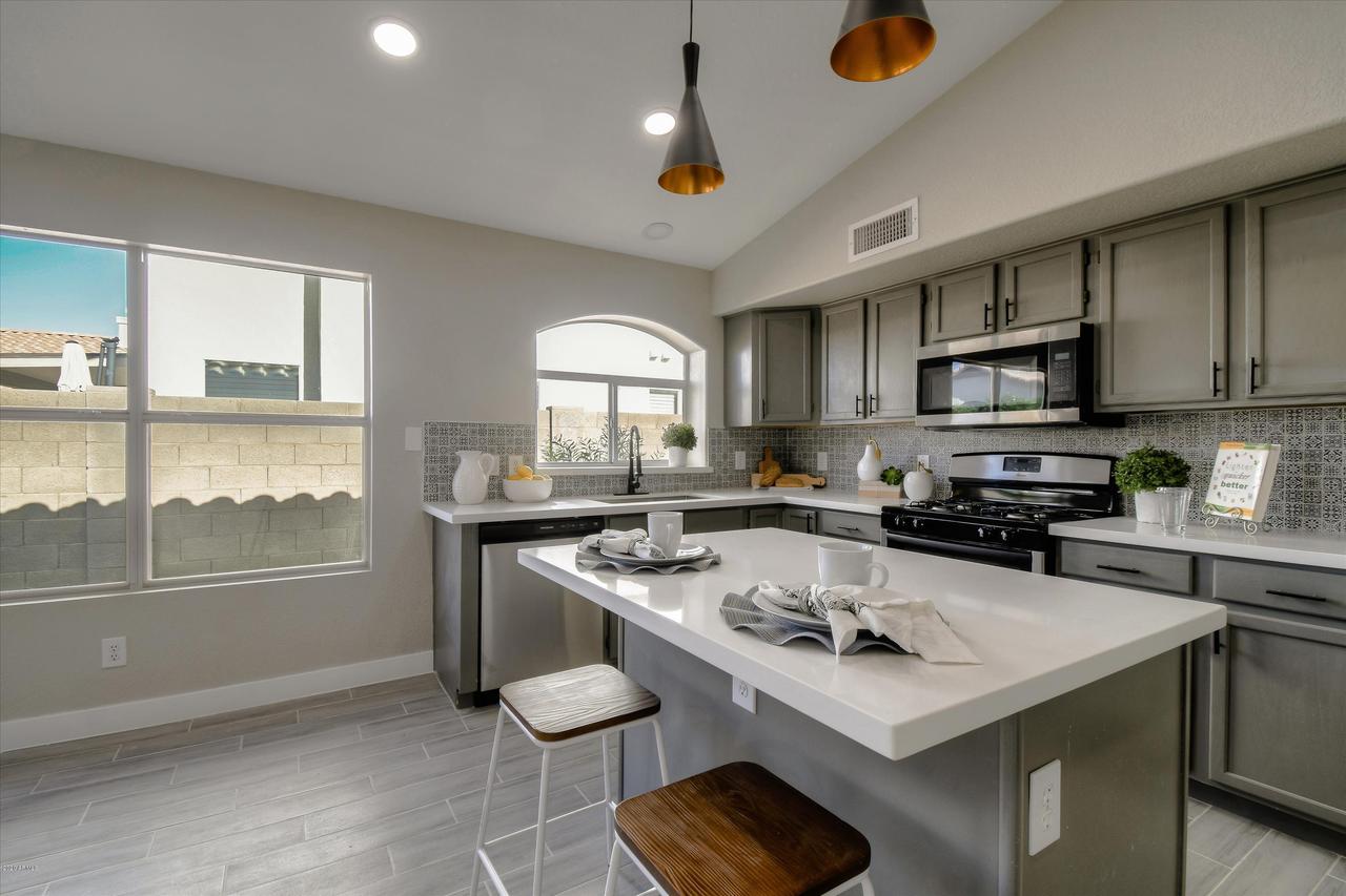 7942 W Wescott Dr., Glendale, AZ 85308