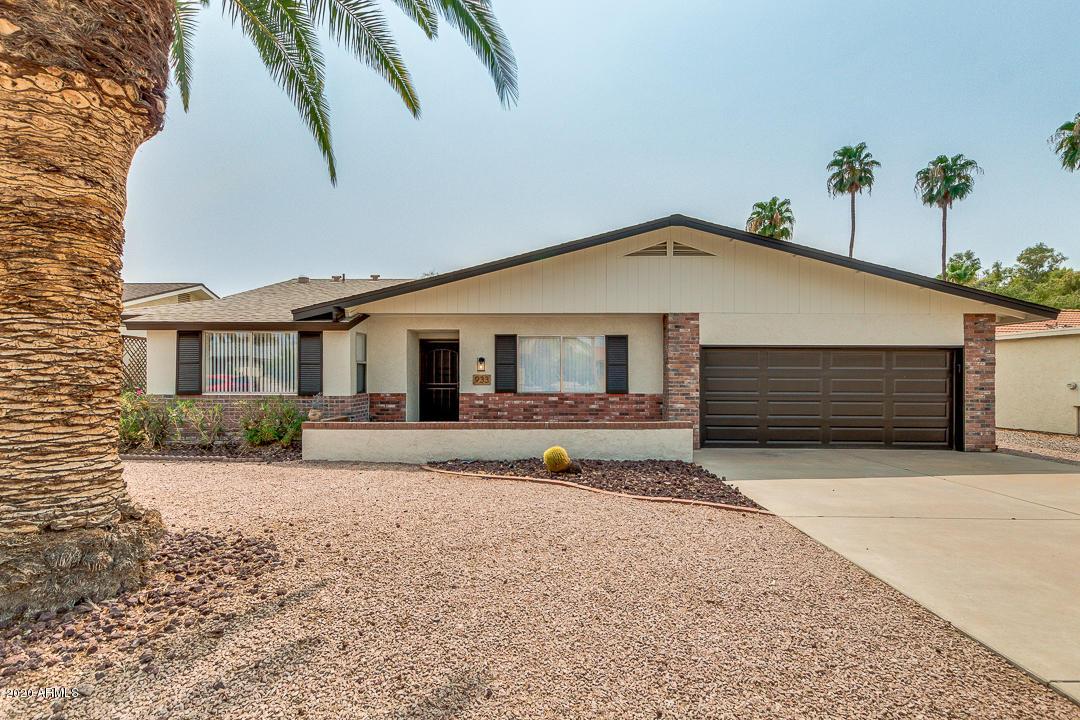 933 Leisure World, Mesa, AZ 85206