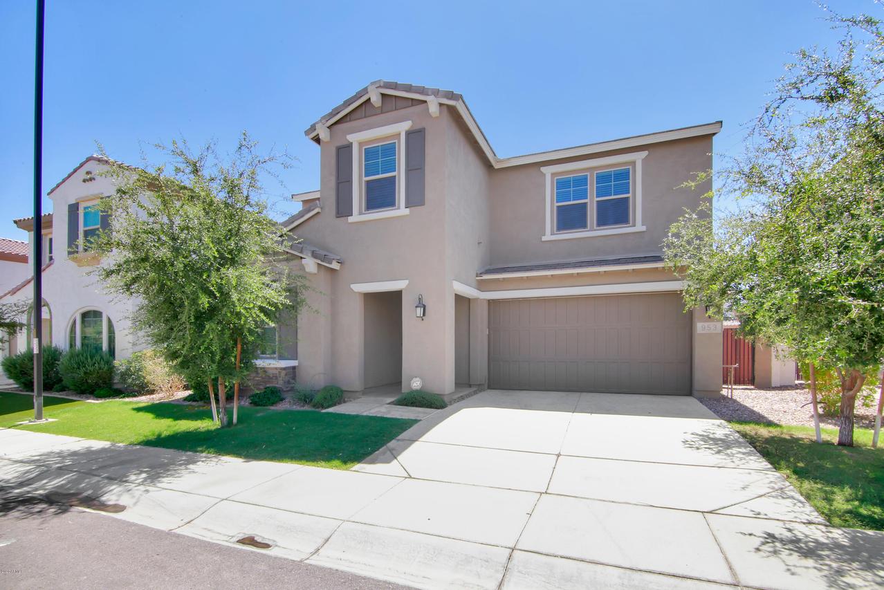 953 W Yellowstone Way, Chandler, AZ 85248