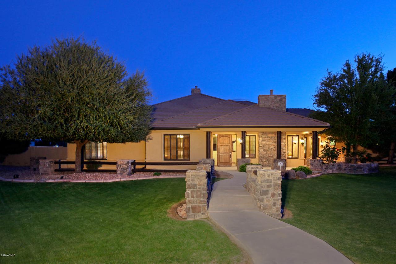 2745 E Country Shadows Ct., Gilbert, AZ 85298