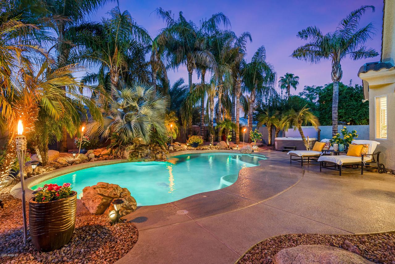 834 E San Carlos Way, Chandler, AZ 85249
