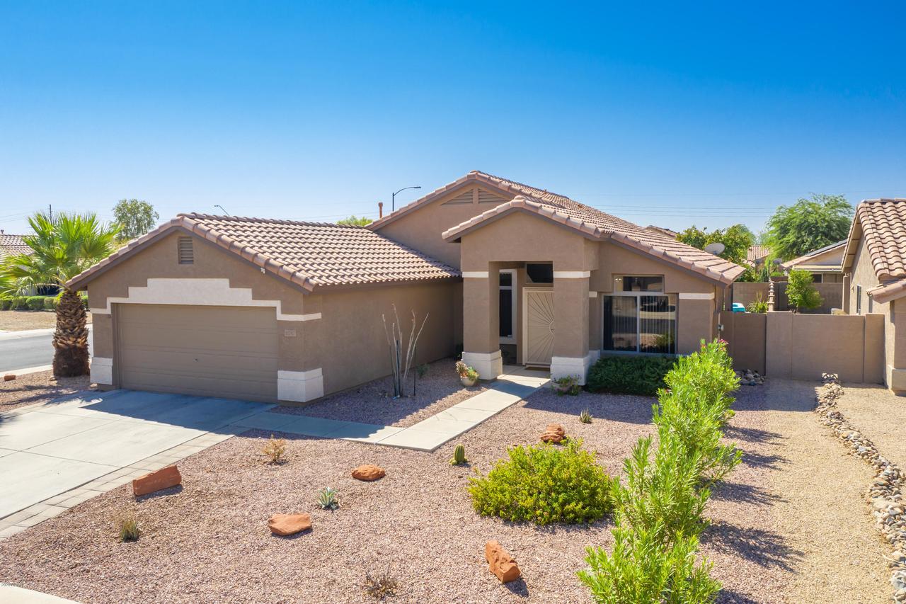 10747 W Louise Dr., Sun City, AZ 85373