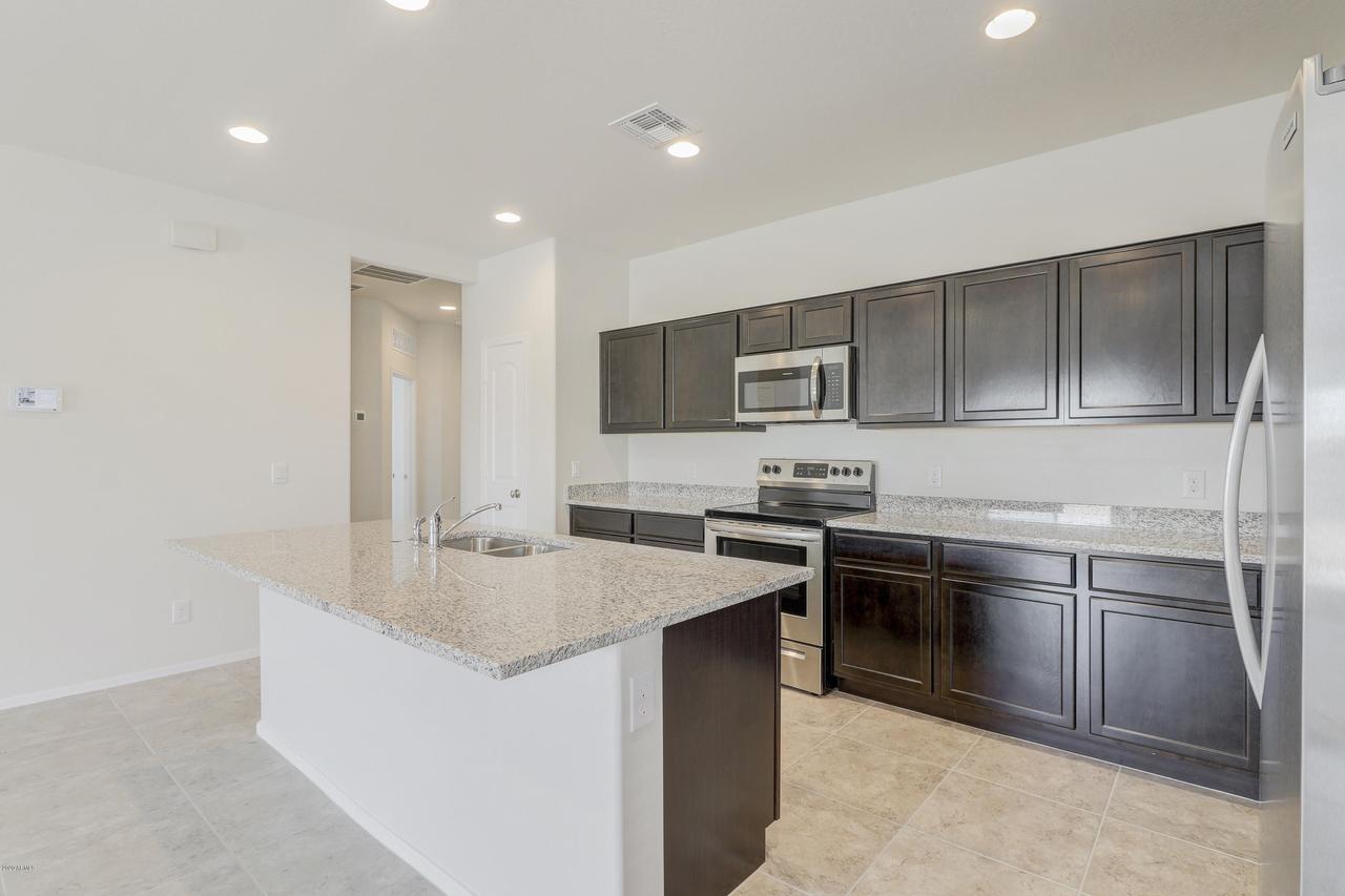 8270 W Rushmore Way, Florence, AZ 85132