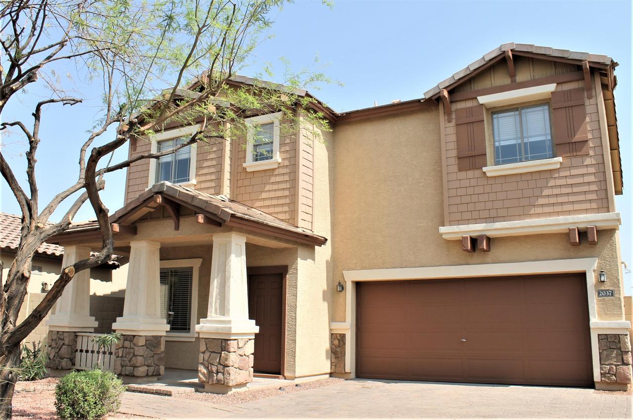 2037 S Starling Dr., Gilbert, AZ 85295