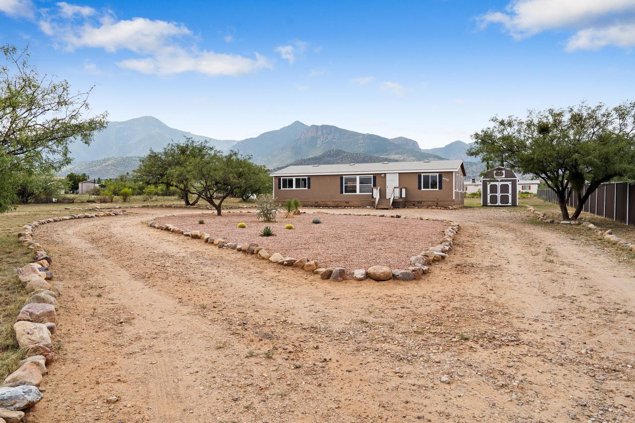 6900 S Garden Valley Dr., Hereford, AZ 85615