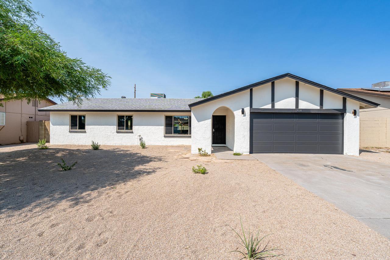 11208 N 42nd Dr., Phoenix, AZ 85029