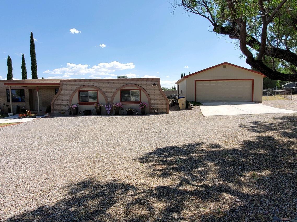 5530 E Rogers Dr., Hereford, AZ 85615