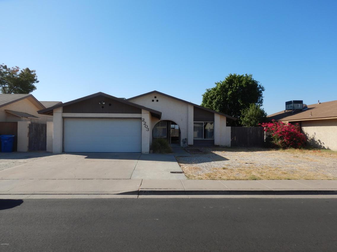 2203 W El Moro Ave., Mesa, AZ 85202