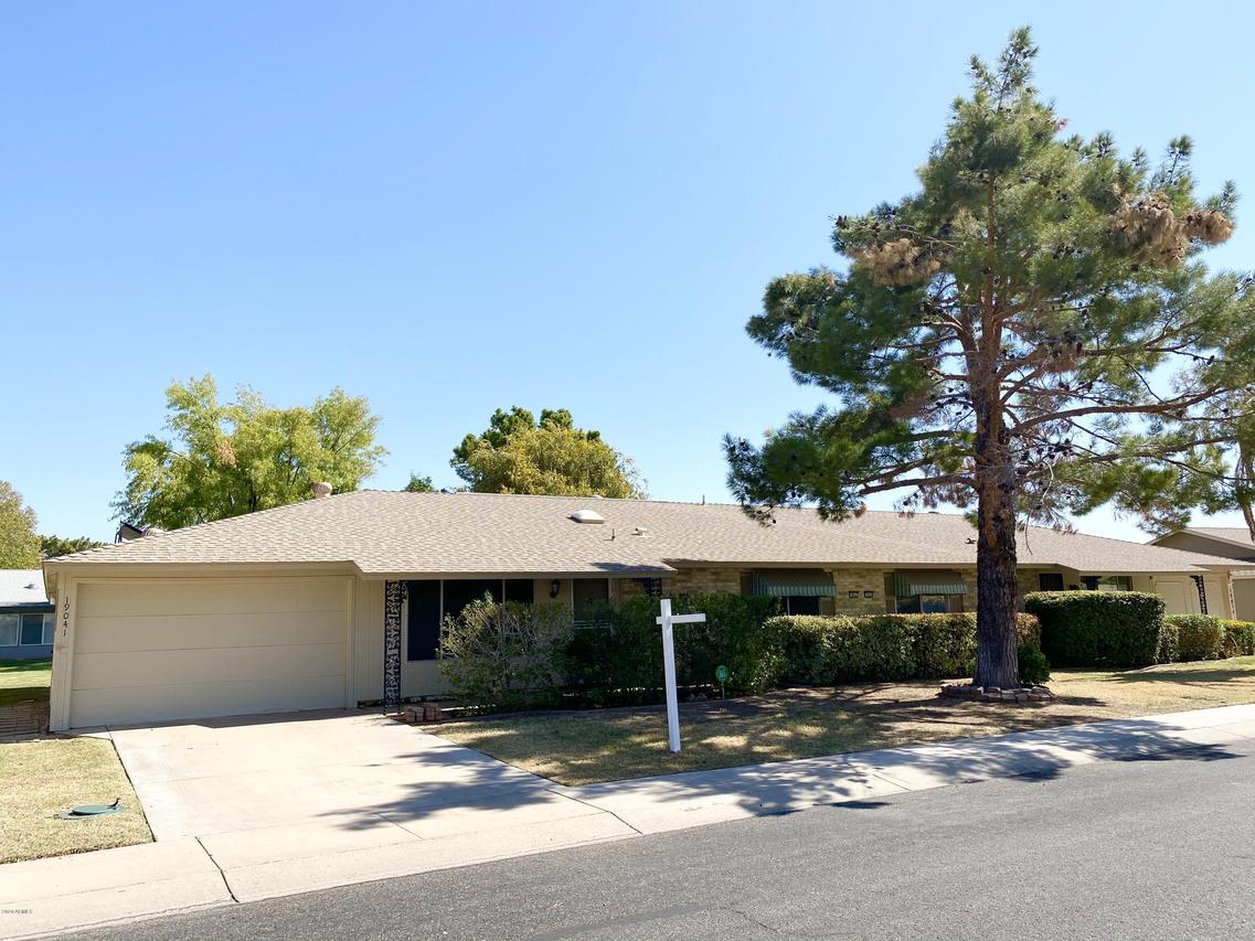 19041 N Signal Butte Cir., Sun City, AZ 85373
