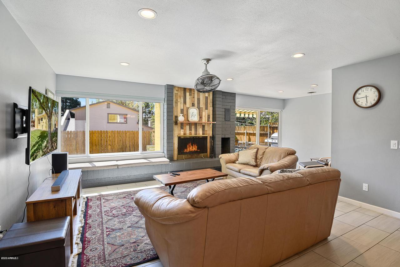 2423 E Lockett Rd., Flagstaff, AZ 86004