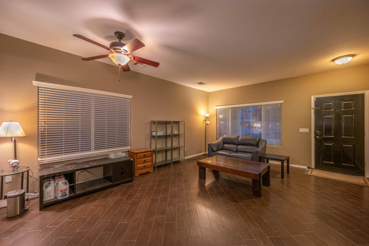 718 S 124th Ave., Avondale, AZ 85323