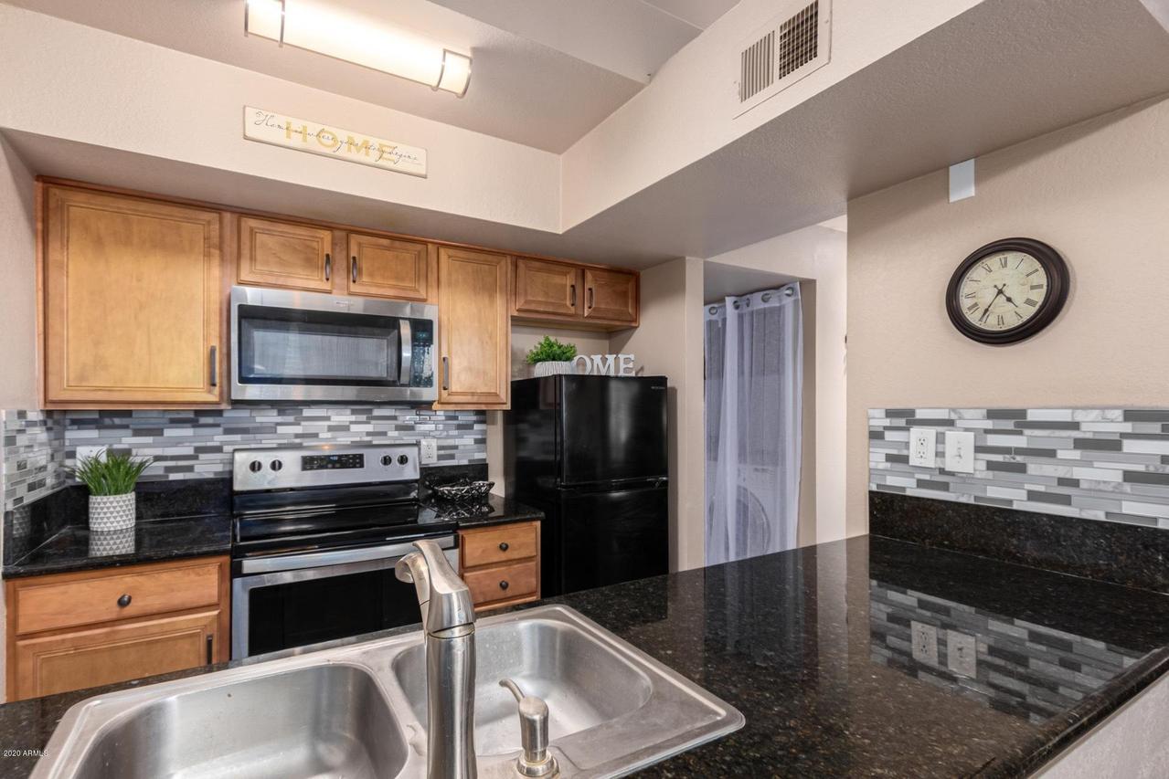 1241 N 48th St. #215, Phoenix, AZ 85008