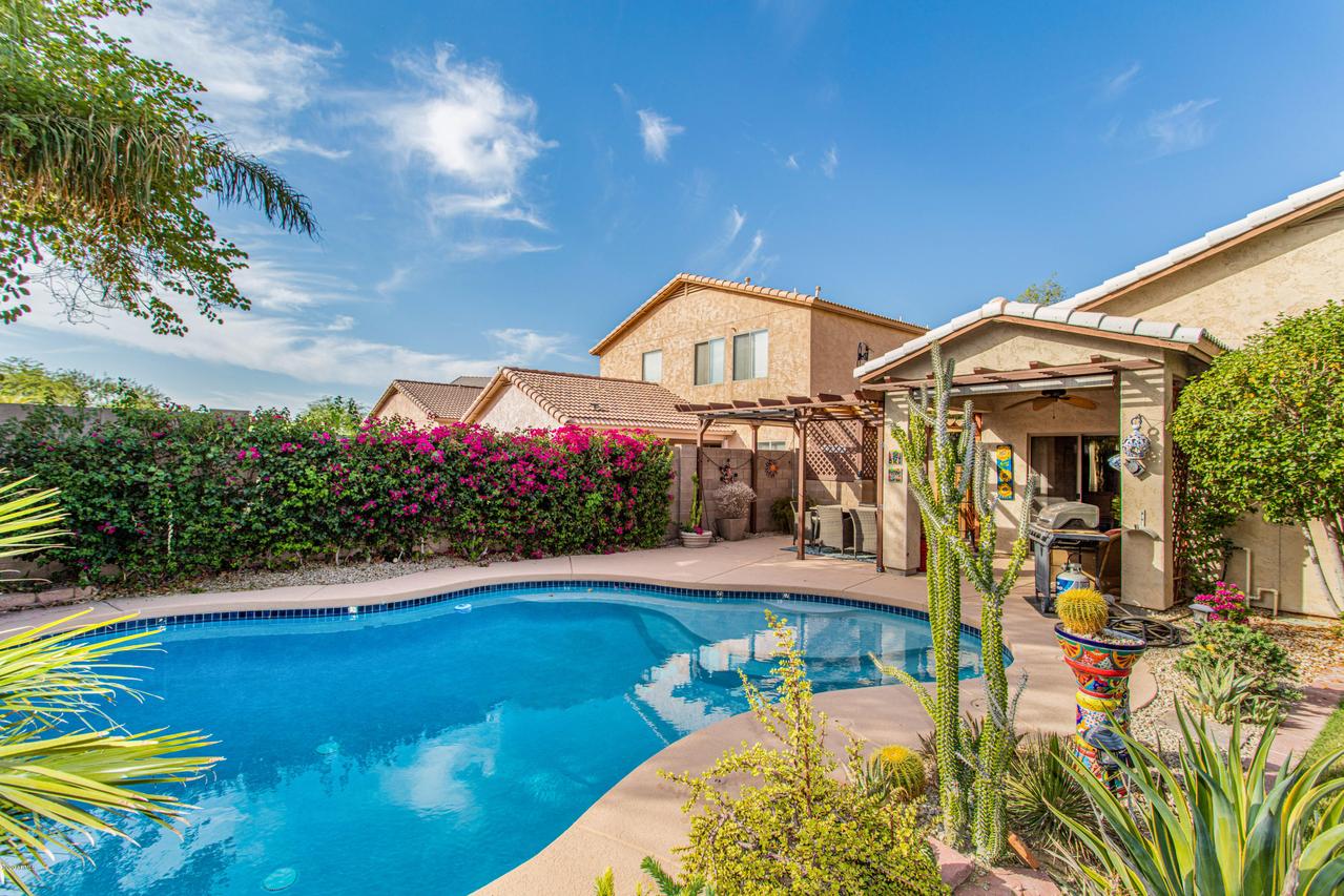 119 E Palomino Way, San Tan Valley, AZ 85143
