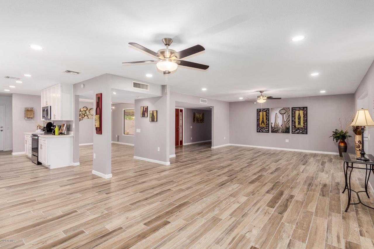 18241 N 103rd Ave., Sun City, AZ 85373