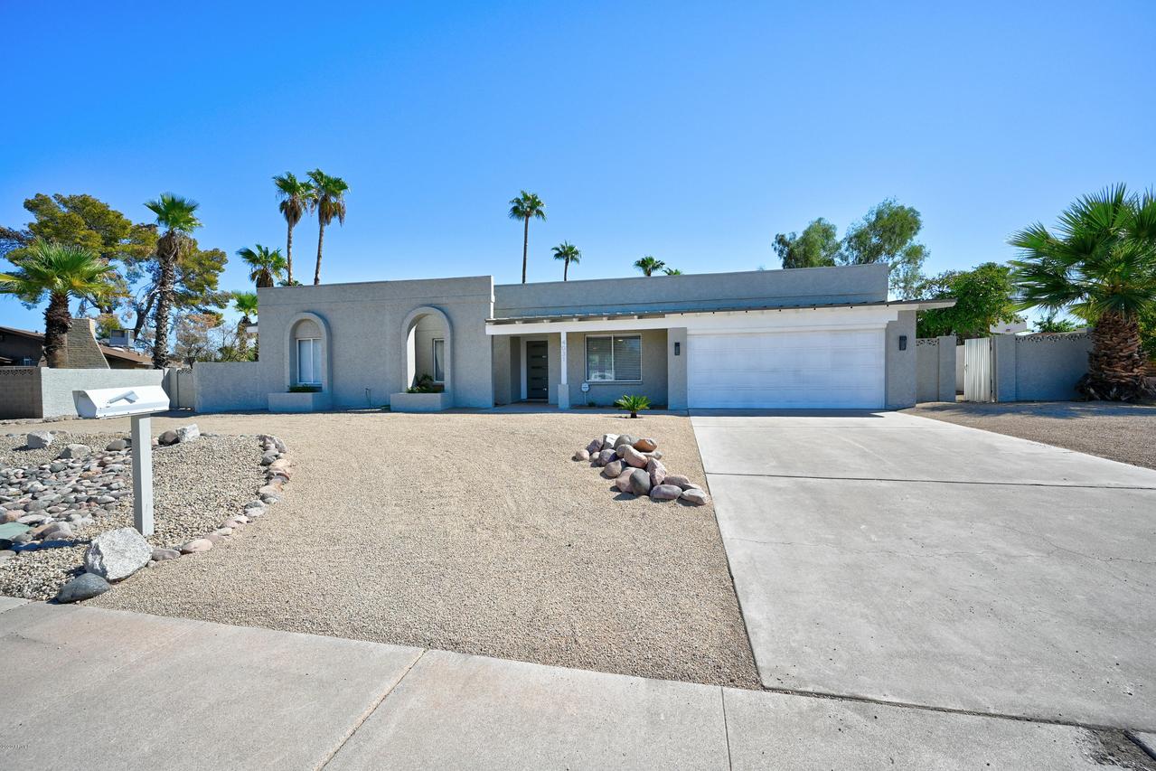 4031 E Becker Ln., Phoenix, AZ 85028