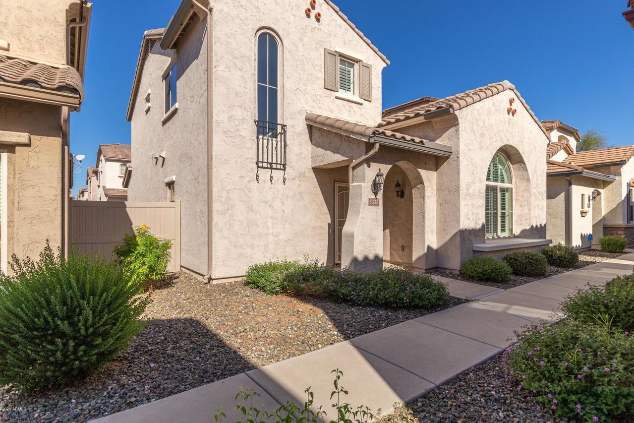 5332 W Molly Ln., Phoenix, AZ 85083