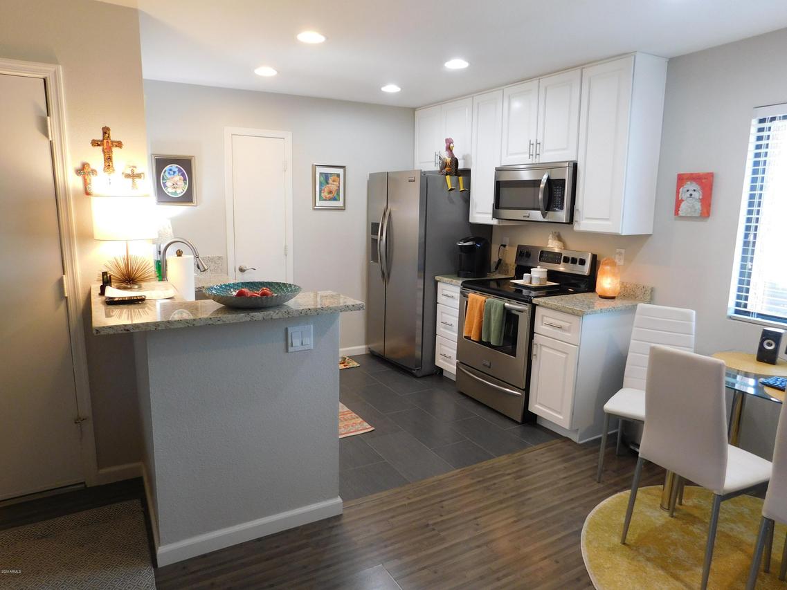 4704 E Paradise Village Pkwy. #235, Phoenix, AZ 85032