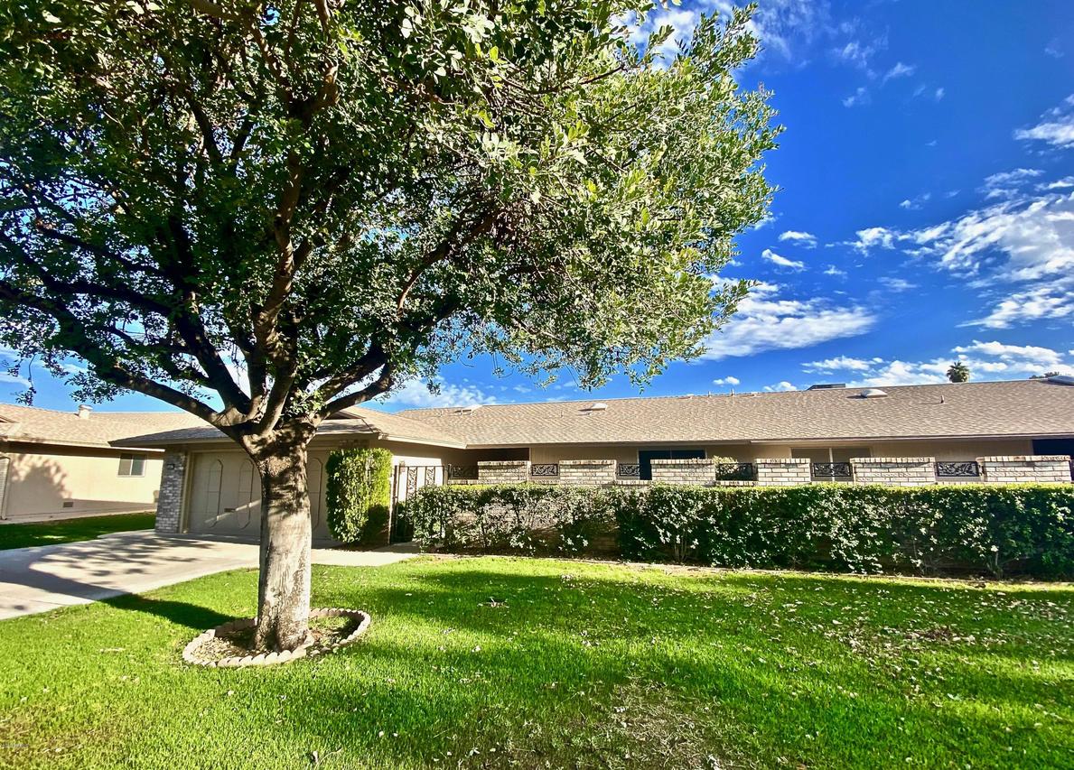 19023 N Signal Butte Cir., Sun City, AZ 85373