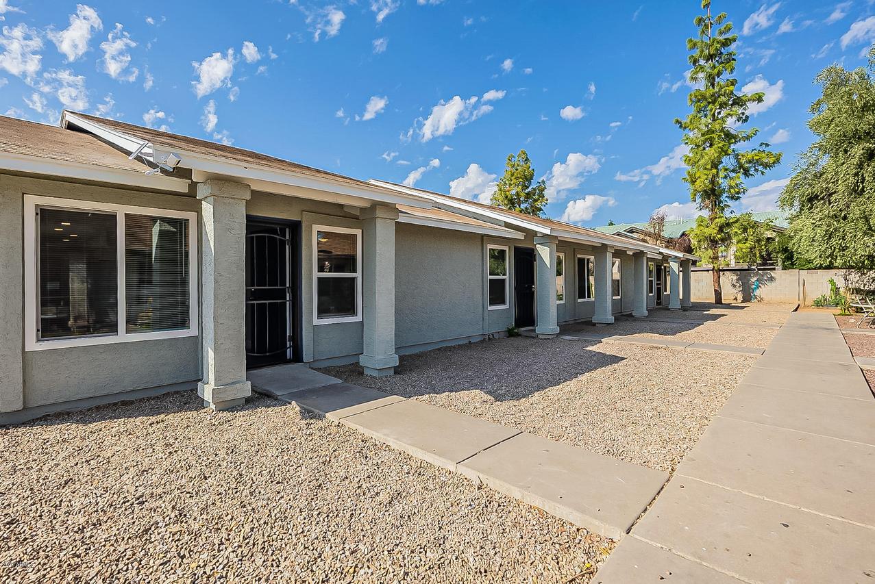 2826 E Capri Cir., Mesa, AZ 85204