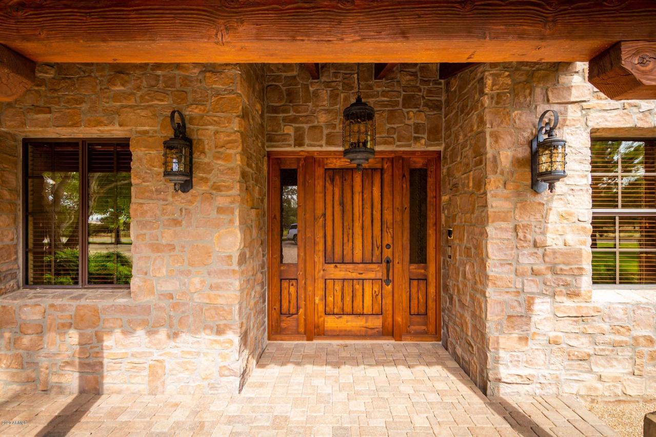 2928 E Airport Dr., San Tan Valley, AZ 85140