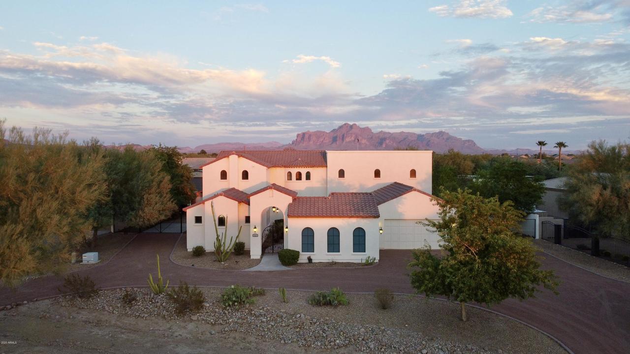 915 N 111th St., Mesa, AZ 85207