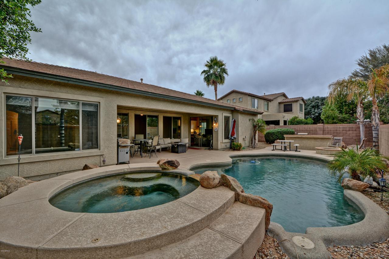 17996 W Mauna Loa Ln., Surprise, AZ 85388