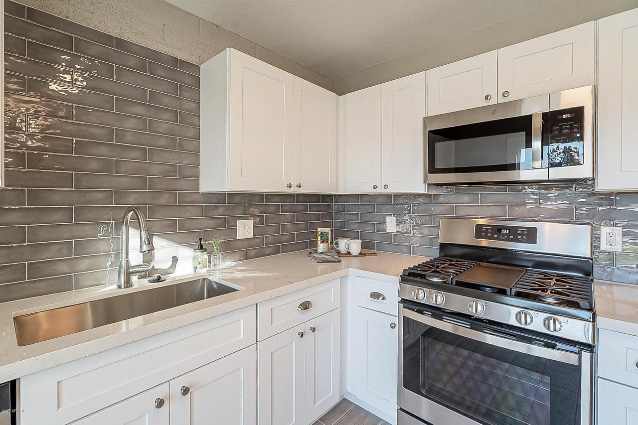 14842 N 36th St., Phoenix, AZ 85032