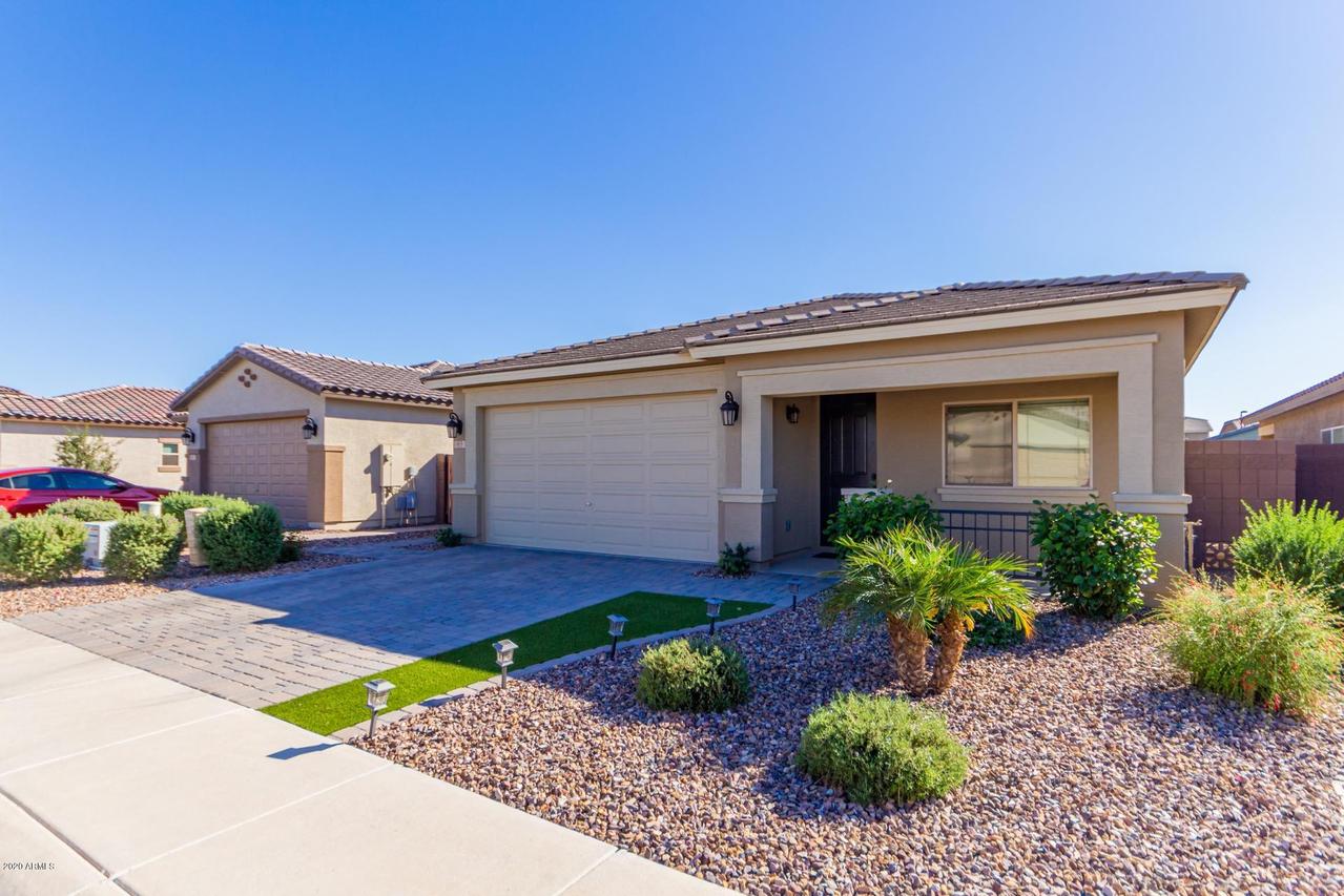 915 W Sisso Tree Ave., San Tan Valley, AZ 85140