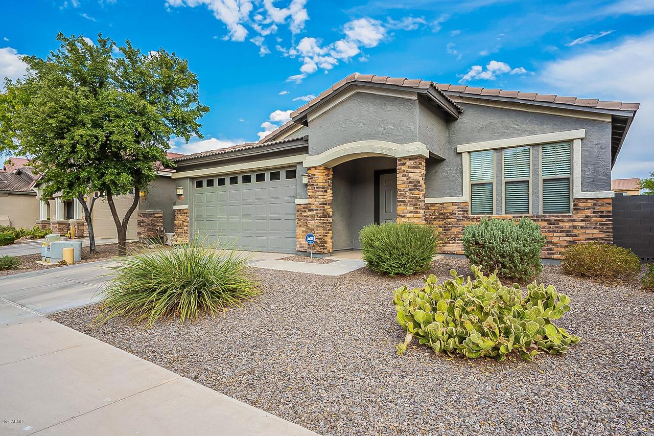 1092 E Nickleback St., San Tan Valley, AZ 85143