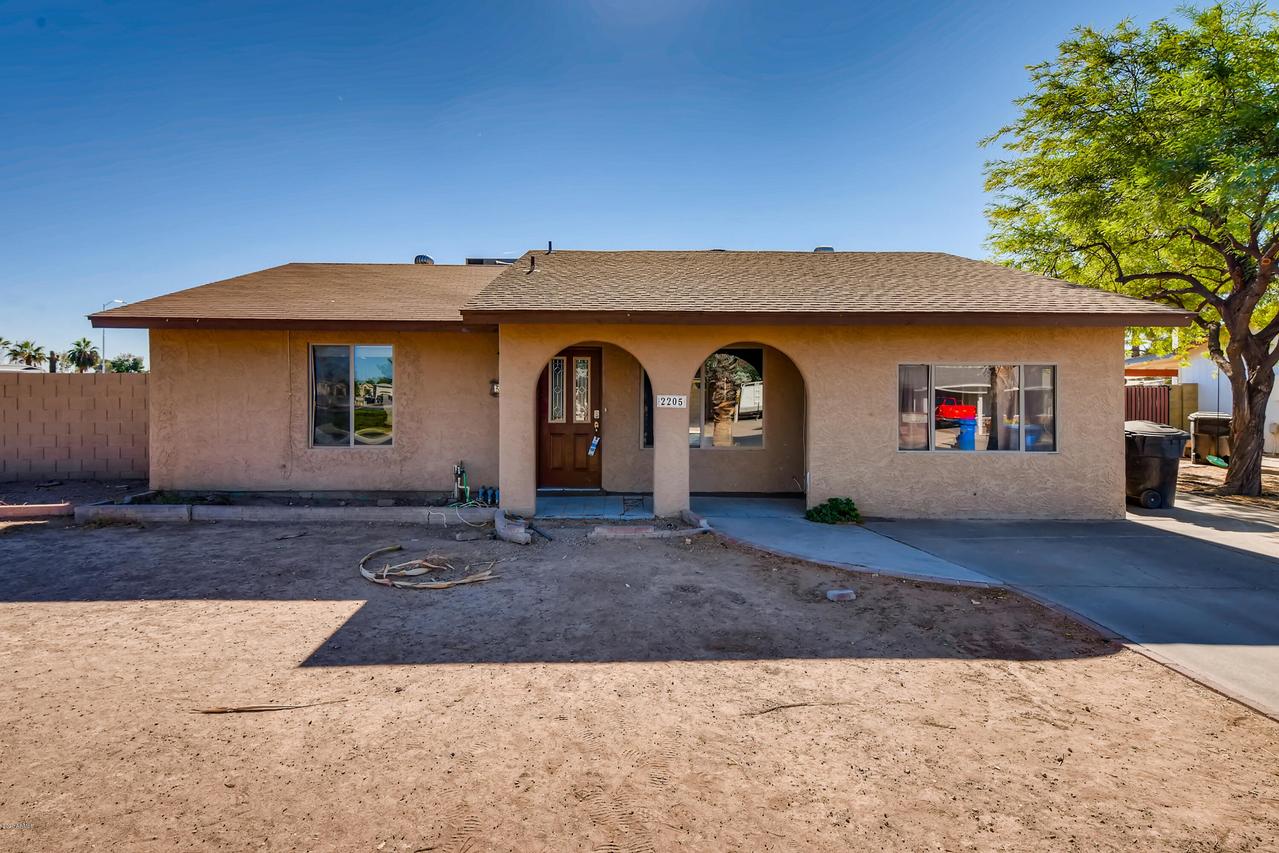 2205 W Plata Cir., Mesa, AZ 85202