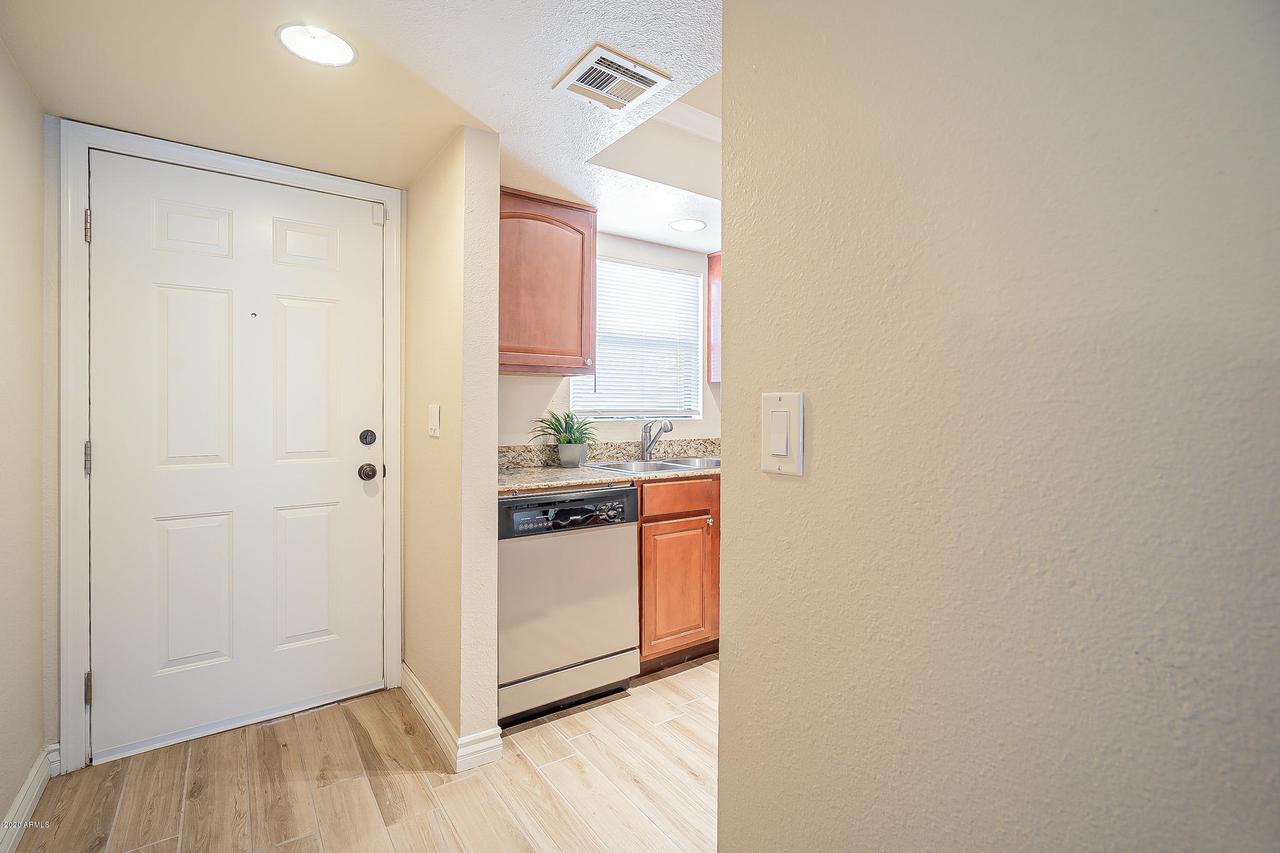 3434 W Danbury Dr. #A204, Phoenix, AZ 85053