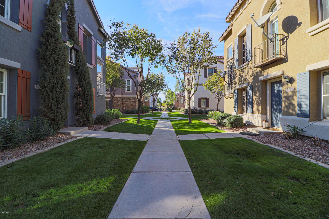 5631 S 21st Pl., Phoenix, AZ 85040