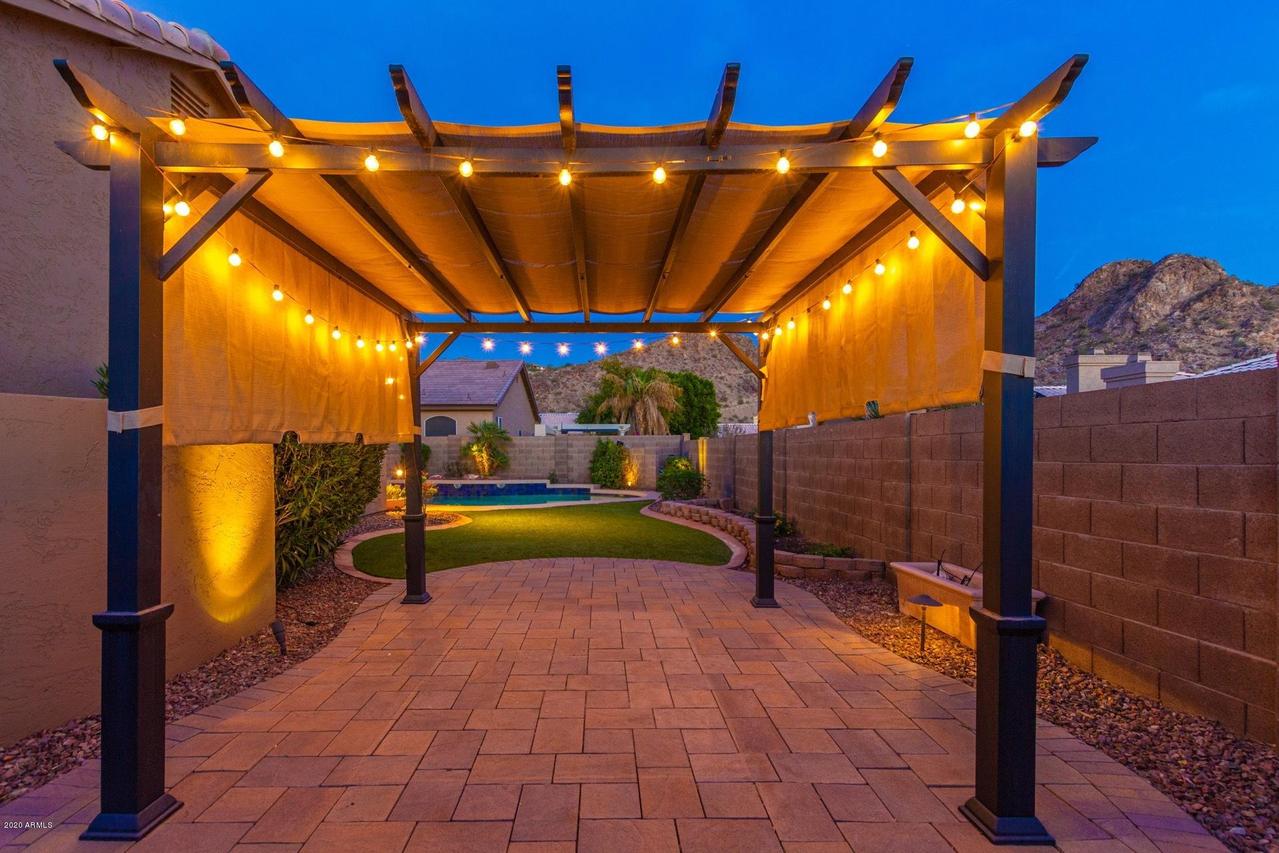 1327 E Dry Creek Rd., Phoenix, AZ 85048