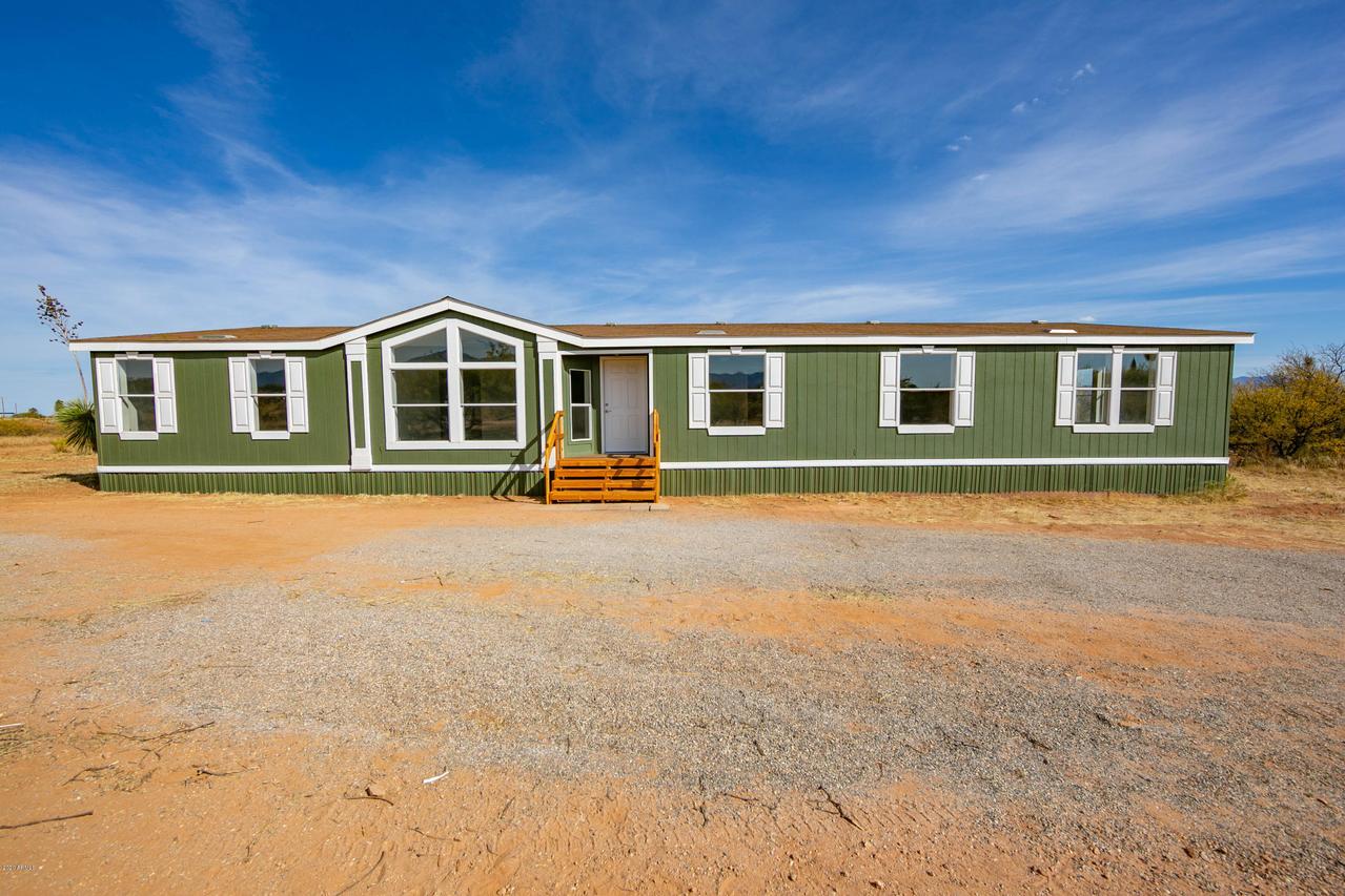 8565 E Hawthorn Ln., Hereford, AZ 85615