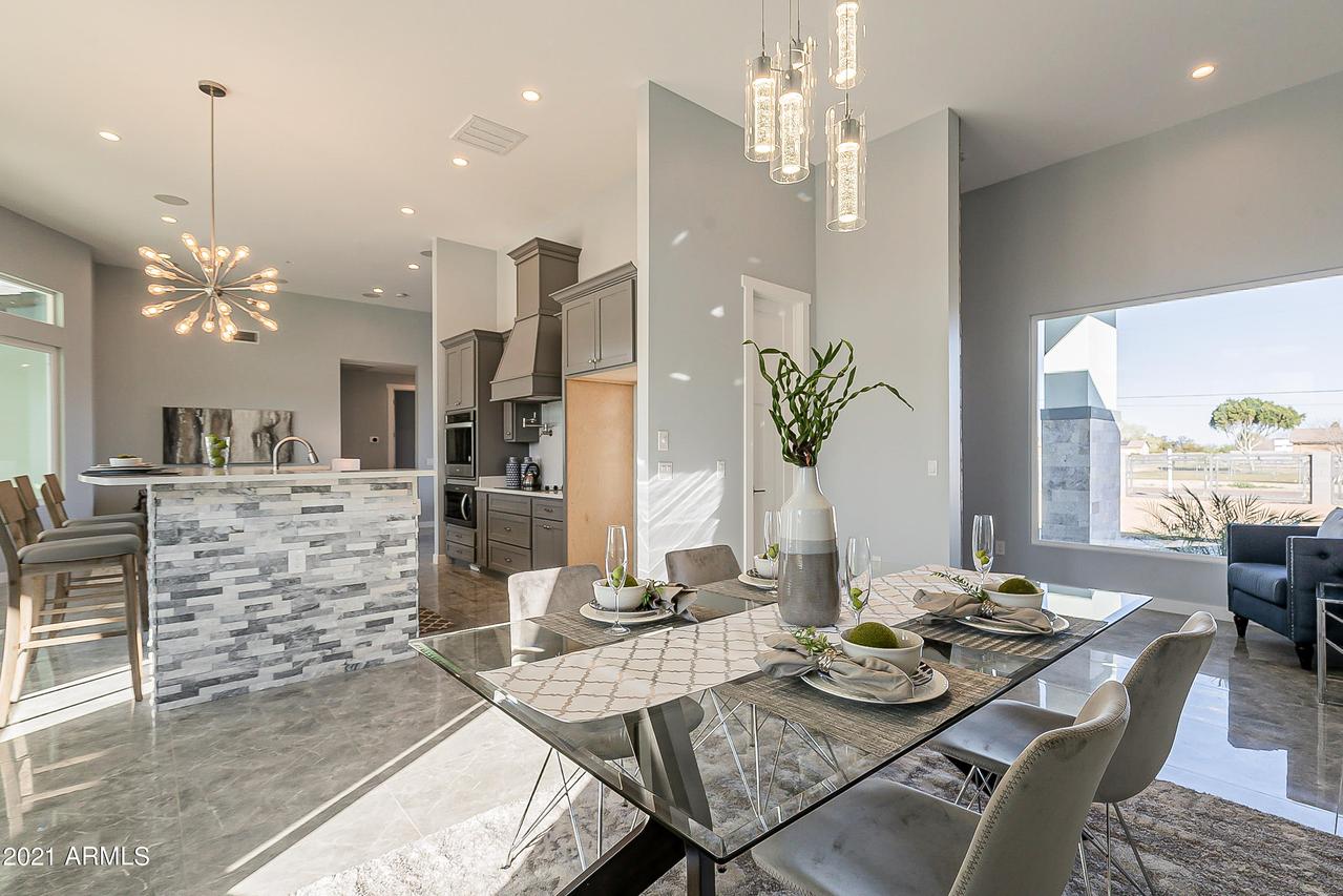 6604 N 175th Ave., Waddell, AZ 85355