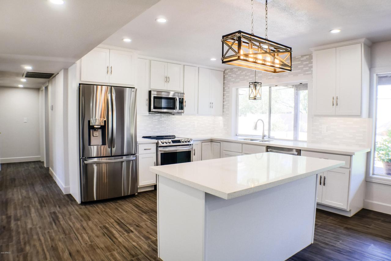 1011 E Village Circle Dr., Phoenix, AZ 85022