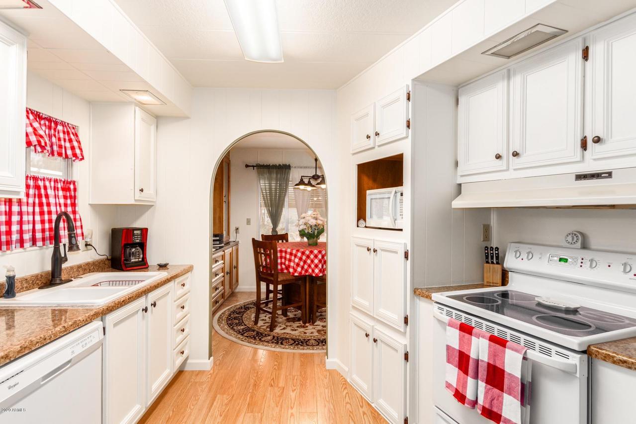 10960 N 67th Ave. #212, Glendale, AZ 85304