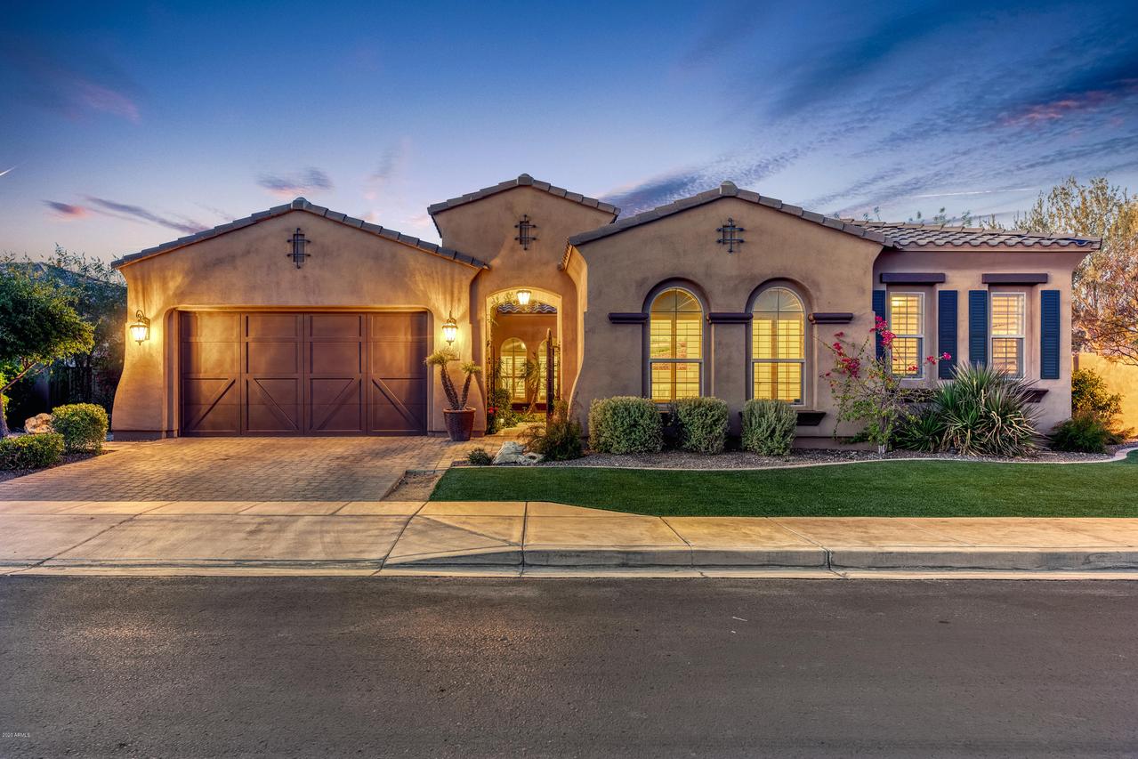 12762 W Oyer Ln., Peoria, AZ 85383