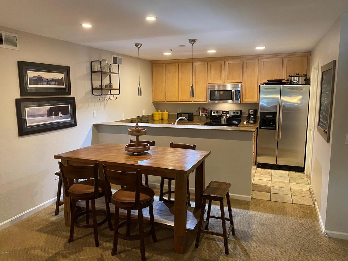 4704 E Paradise Village Pkwy. #311, Phoenix, AZ 85032