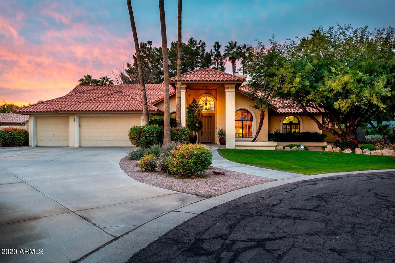 9232 S Poplar St., Tempe, AZ 85284